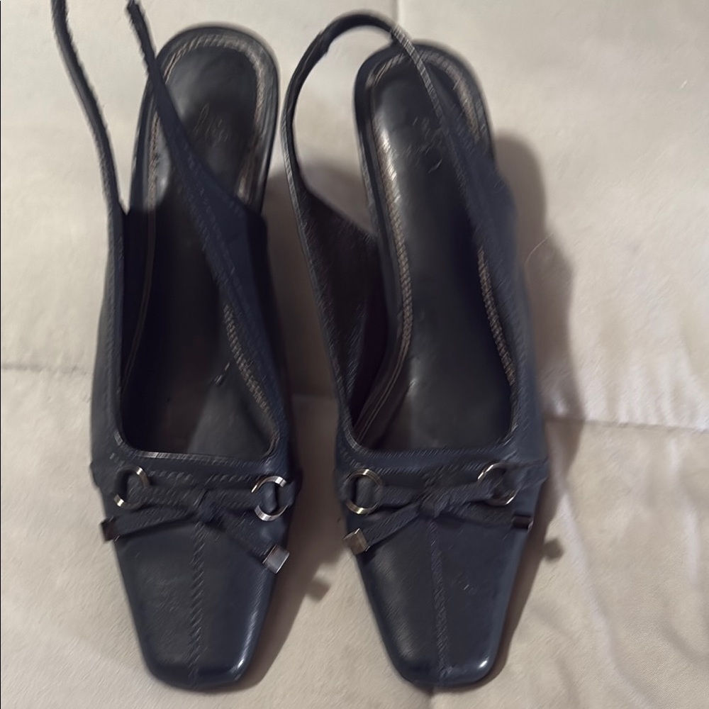 Life Stride Navy Heels with Square Toe and Bow size 7
